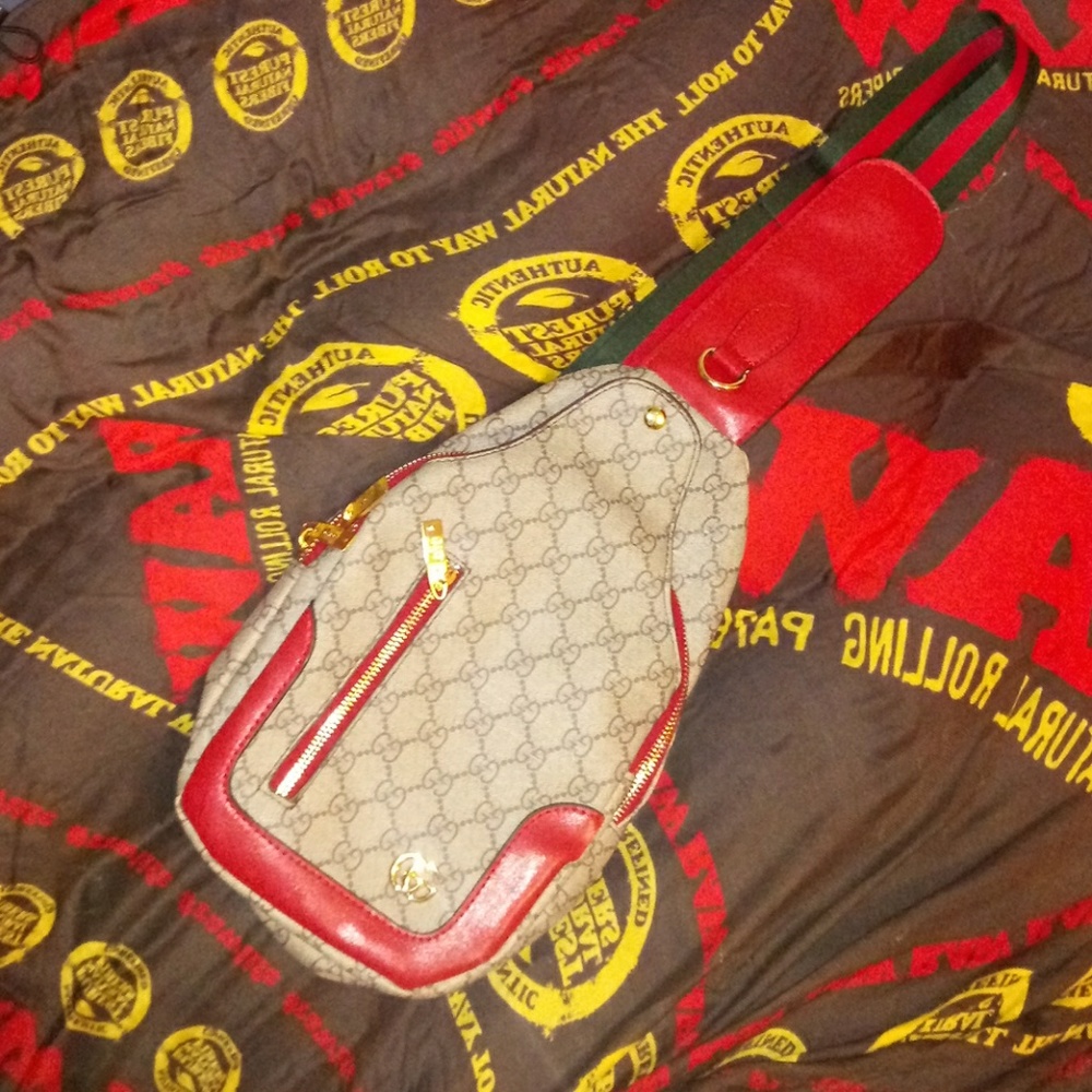 Gucci crossover bag